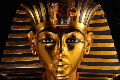 _0005_egypt-tutankhamun-s-death-mask-wallpaper-preview
